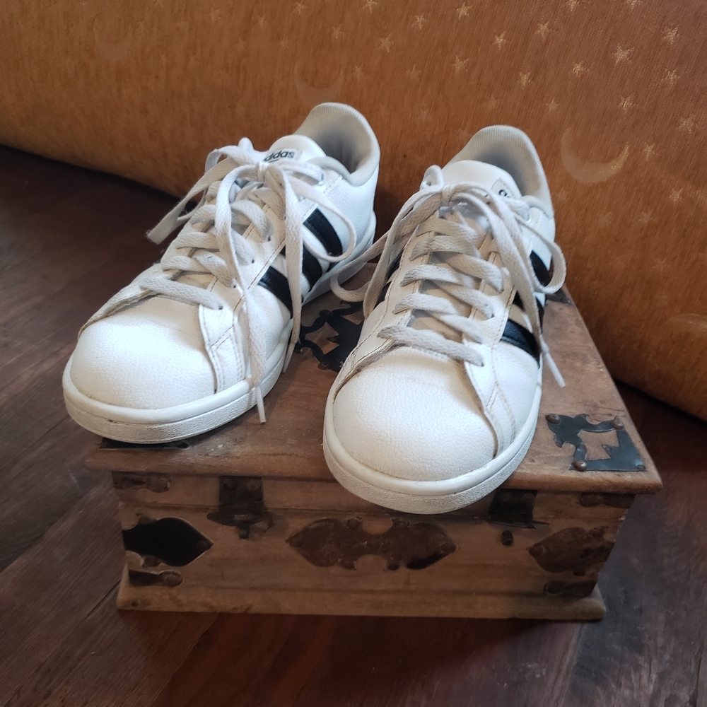 Cloudfoam Adidas tennis shoes